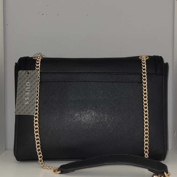 Guess  set - Picture 3 of 5